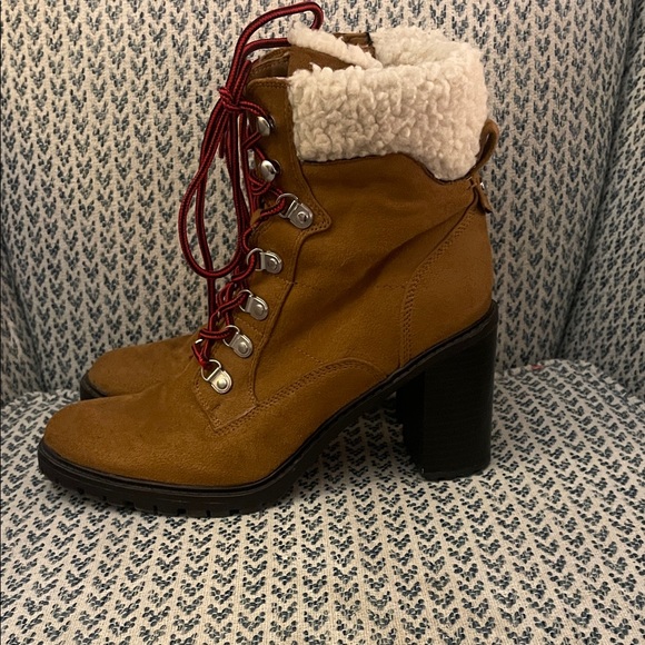 Nine West Tan Lace-Up Boots with Red Laces - Picture 2 of 5